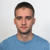Božidar u plavoj majici